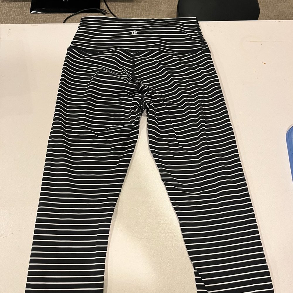 Lulu Lemon Wunder Unders  Leggings